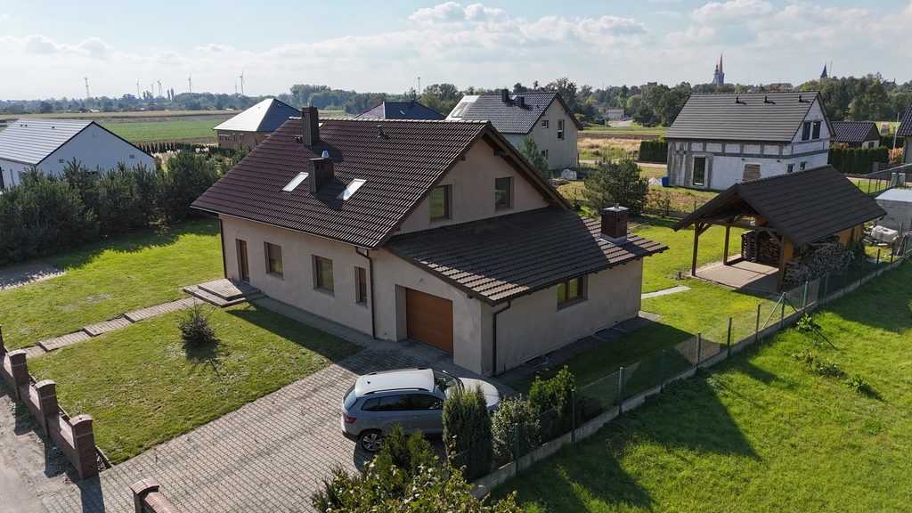Dom wolnostojący z ogrodem, altaną i piwnicą - zdjęcie 3