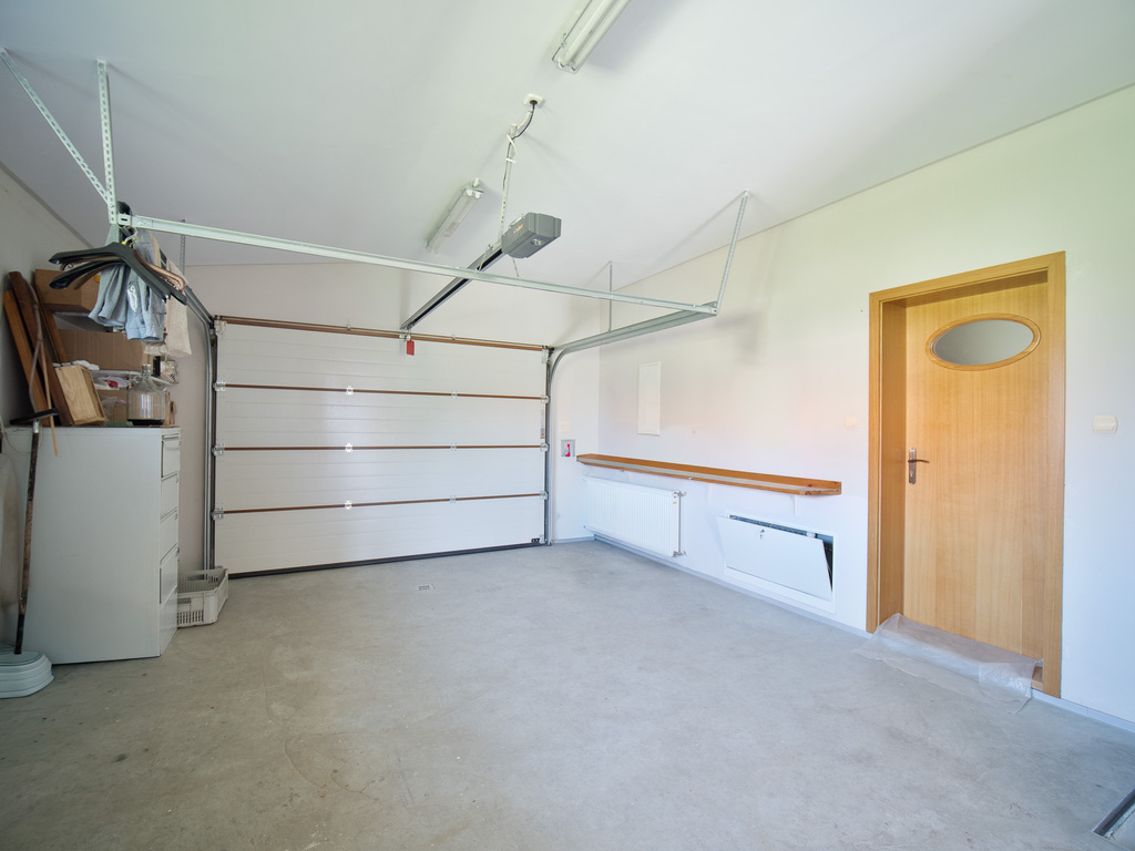 Dom wolnostojący z ogrodem, altaną i piwnicą - zdjęcie 17